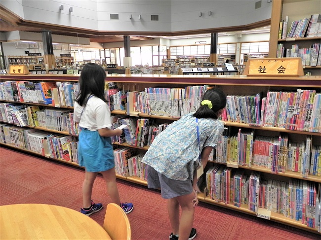 2024書庫見学ツアー3